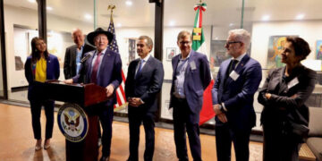 Intervención de EU en México no resolverá problemas de inseguridad: Ken Salazar