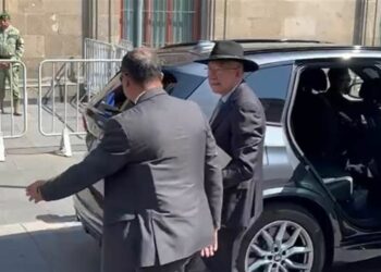 Se reúne Ken Salazar, embajador de EEUU con AMLO por tema de Matamoros