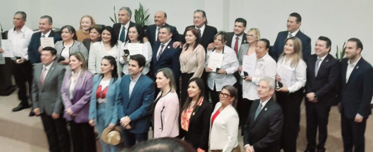 Congreso Del Estado De Tamulipas reconoce antigüedad de trabajadores.