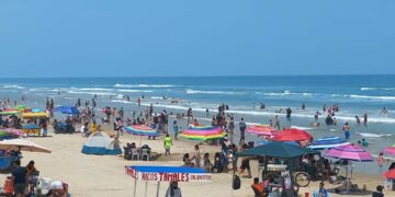 Registra playa Miramar 170 mil turistas en arranque de vacaciones
