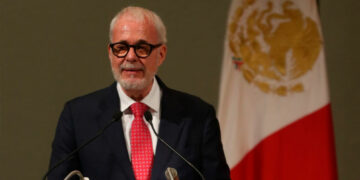 Ex Rector de la U de G se quita la vida