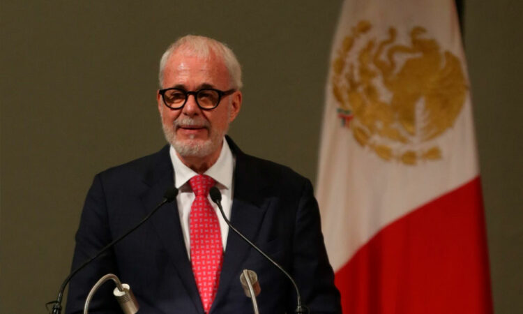 Ex Rector de la U de G se quita la vida