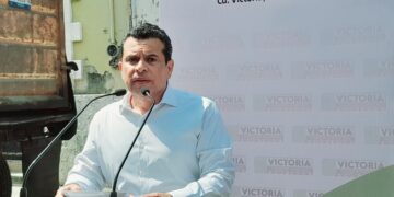 Alcalde de Victoria dio arranque a la obra de repavimentacion de las calles de 17 al 9 Morelos.