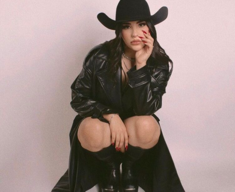 Acusan a Stefanny Loaiza de robarse canción de la compositora Nina.