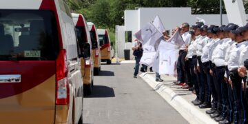 Lleva a cabo Gobernador de Tamaulipas entrega de 8 patrullas.