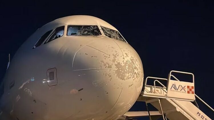 Tormenta quiebra parabrisas de avión que volaba de Tijuana a Monterrey