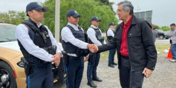 Supervisa Gobernador módulos de seguridad y atención de turistas