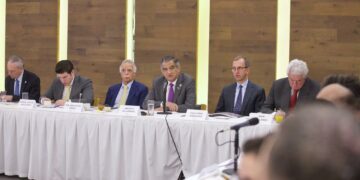 Expone Américo sus proyectos ante el CCE; le reconocen avances en seguridad