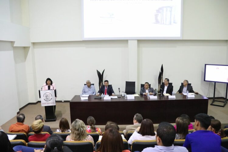 Realiza Congreso coloquio que destaca su historia, estructura y funcionamiento