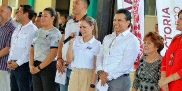 Acerca DIF Victoria  oportunidades a jóvenes