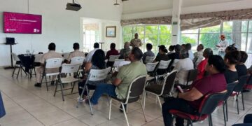 Imparten pláticas de concientización al sector pesquero de Tamaulipas