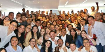 Claudia Sheinbaum prepara a su equipo de trabajo para la contienda por la candidatura