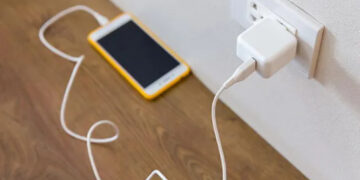 ¿Qué hacer si el cargador de tu teléfono se sobrecalienta?