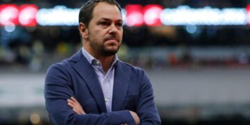Santiago Baños Insiste: «El Clásico no se Debe Perder» en Preparación para el Enfrentamiento Amistoso América-Chivas en California