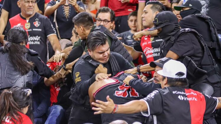 Escalada de violencia empaña el encuentro amistoso entre Atlas y Sporting de Gijón