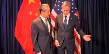 Estados Unidos y China fortalecen el diálogo tras reunión de secretarios en Yakarta