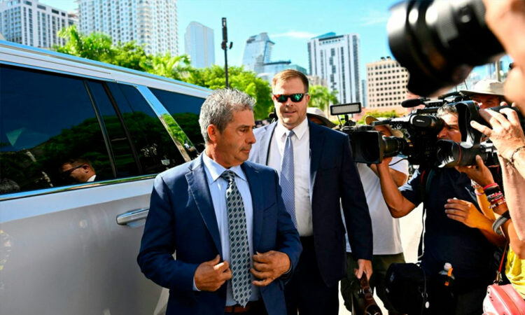 Nuevo acusado en caso Trump comparece ante el juez por documentos clasificados