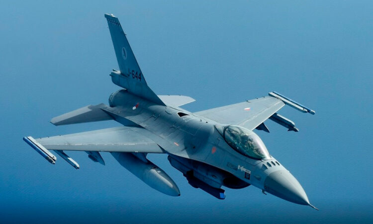 Coalición de Once Países Aliados Entrenará a Pilotos Ucranianos en F-16 a partir de Agosto