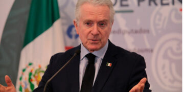 Santiago Creel anuncia su pronta inscripción a la candidatura presidencial por el Frente Amplio por México