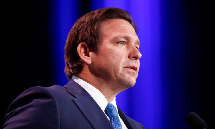 Trump Domina las Encuestas Republicanas; DeSantis en Mínimo Histórico