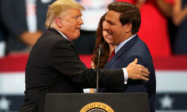 Encuesta revela que republicanos de Florida muestran mayor apoyo hacia Trump en comparación con el gobernador DeSantis