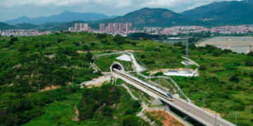 Nuevo récord mundial: Tren bala chino supera los 450 km/h