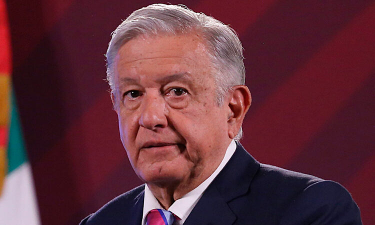 INE emite medidas cautelares para que AMLO se abstenga de hacer comentarios contra aspirantes presidenciales