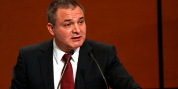 Interpol emite ficha roja contra la esposa y cómplices de García Luna»