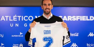 Diego Godín esta  a punto de la Jubilación del Fútbol