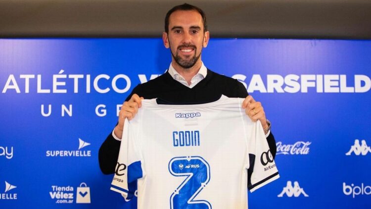 Diego Godín esta a punto de la Jubilación del Fútbol