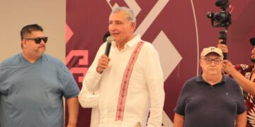 Adán Augusto anuncia denuncia por despensas entregadas durante su visita a Reynosa