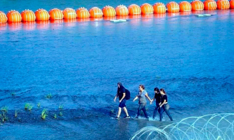 El «Muro Flotante» Escala Tensiones entre México y Texas