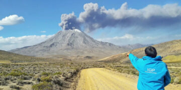 Perú Declara Estado de Emergencia en el Sur Ante Actividad Volcánica Inminente