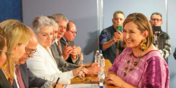 Xóchitl Gálvez se Registra como Precandidata del Frente Amplio por México