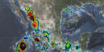 Tormenta Tropical Dora se Desplaza Lejos de México