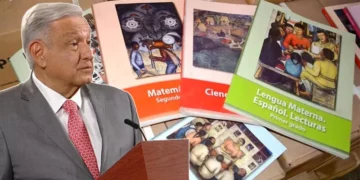 AMLO defiende los nuevos libros de texto y descarta ideología de la 4T