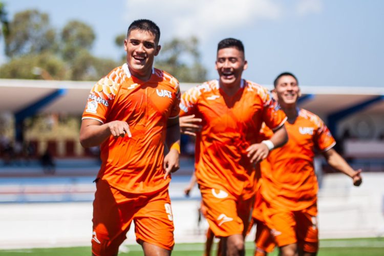 Correcaminos se impone frente a Tritones