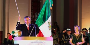 Vitorea Américo a los héroes, a la justicia y la verdad