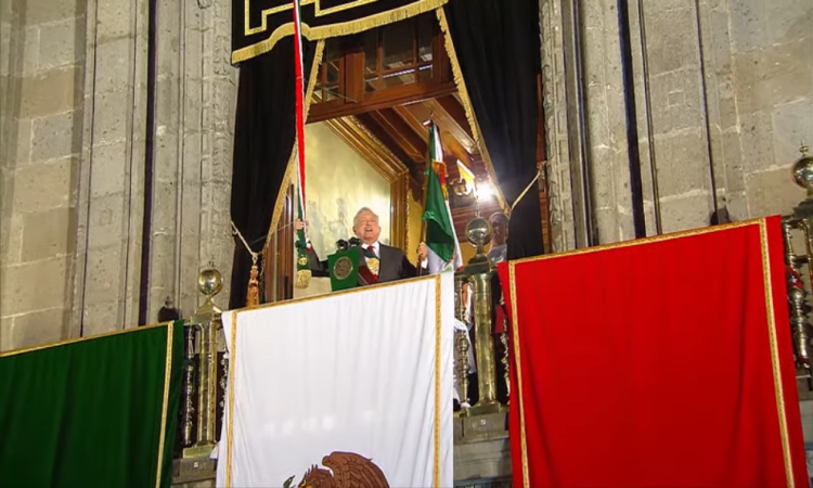 AMLO da su penúltimo grito de independencia