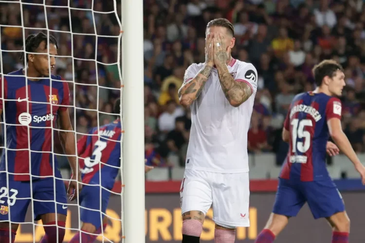 Barcelona vence a Sevilla con autogol de Ramos