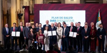 En inversión de salud, no hay límites, dice Américo ante AMLO y gobernadores