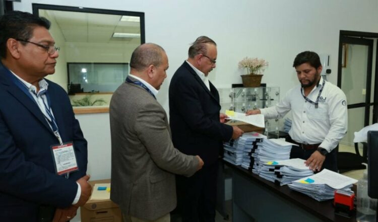 Presentan otras siete denuncias en contra de ex funcionarios públicos