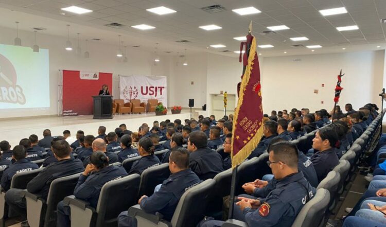 Rector de USJT ilumina a cadetes sobre alerta amber