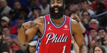James Harden se une a la pretemporada de los 76ers