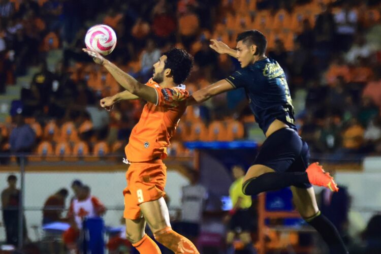 Triunfa Correcaminos ante La Paz