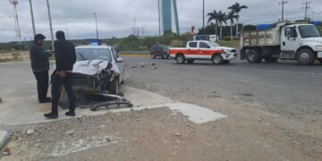 Fuerte choque en el libramiento Naciones Unidas