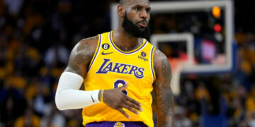 LeBron James ausente en el inicio de la pretemporada de Los Lakers
