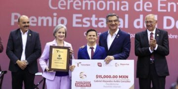 Entrega Gobernador Premio estatal del deporte