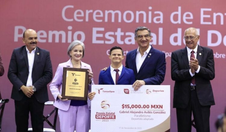 Entrega Gobernador Premio estatal del deporte