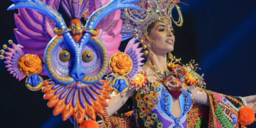 Roban traje típico de Melissa Flores